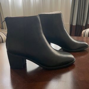 Madewell true black back-zip boots